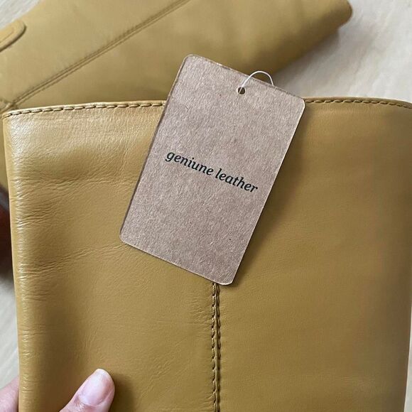 Frye Women's Tan and Yellow Genuine Leather Boots brand new with tags - Picture 3 of 8